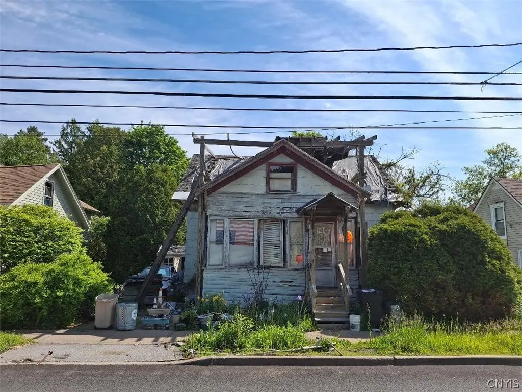 240 W Main St