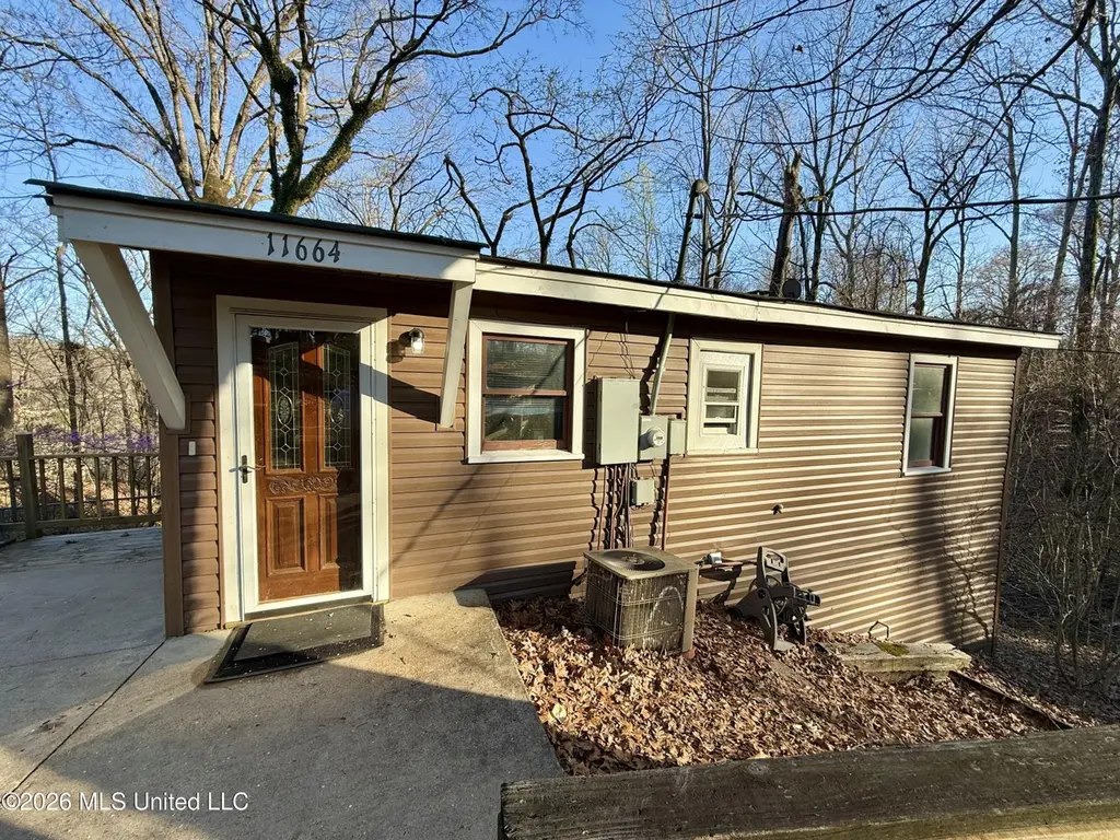 11664 Oak Dr