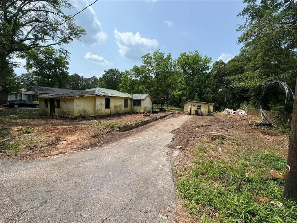 3700 Moore Rd