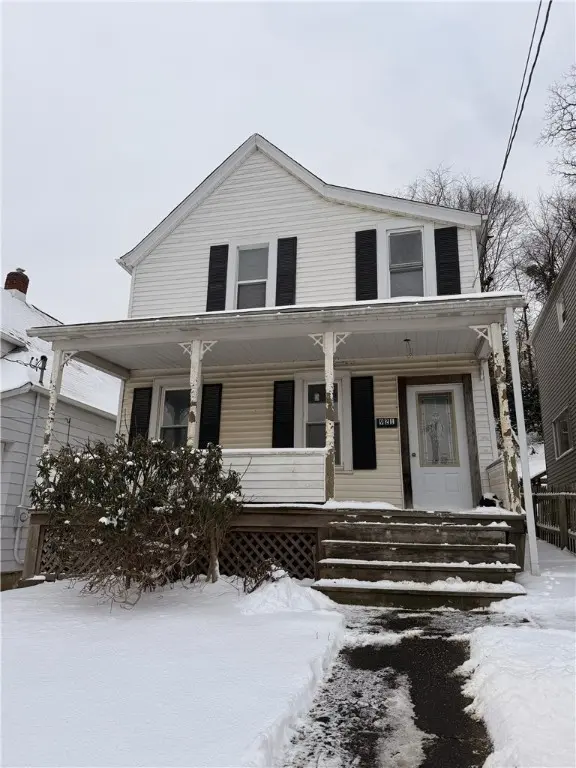 921 Crescent Ave