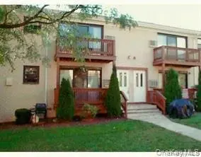 284 Sneden Pl W #284