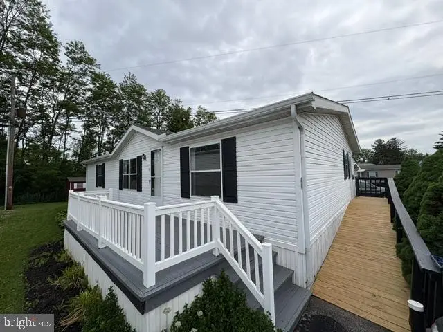48 Jeffrey Rd