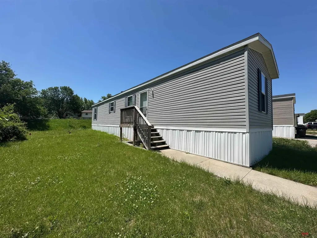 201 W Treehaven Dr