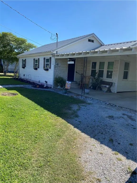 114 South Dominique Dr