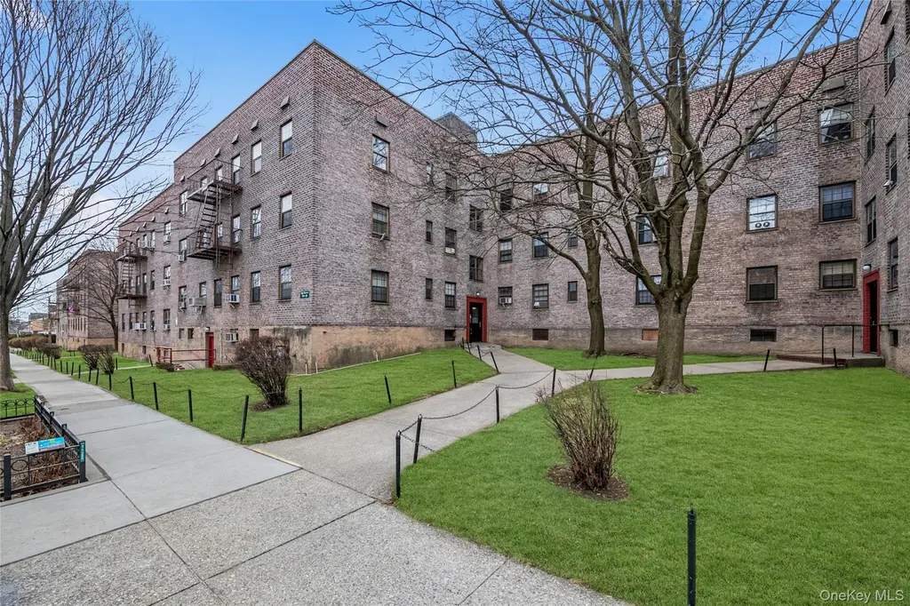 144-22 78th Ave Unit 3K