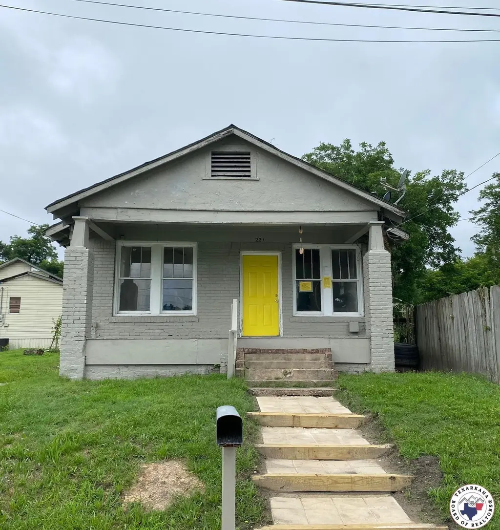 221 Linden Ave