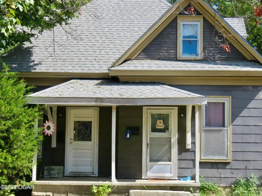111 N Connor Ave Unit A & B