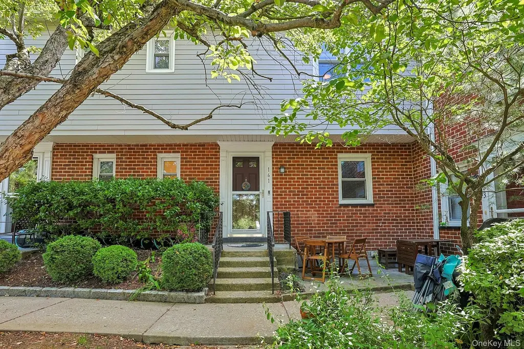 161 Charter Cir #161
