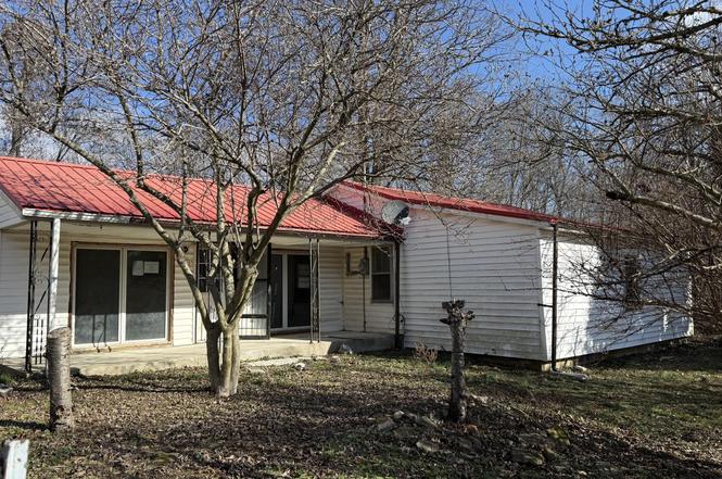 383 E Halcomb Rd