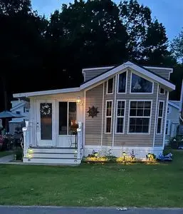 23 College Dr