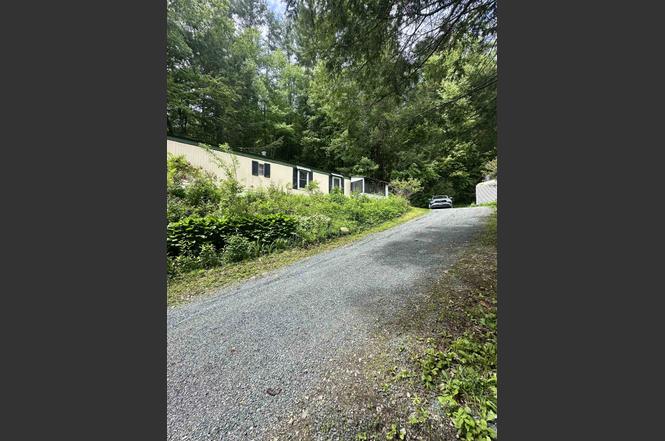 4 Reservoir Rd