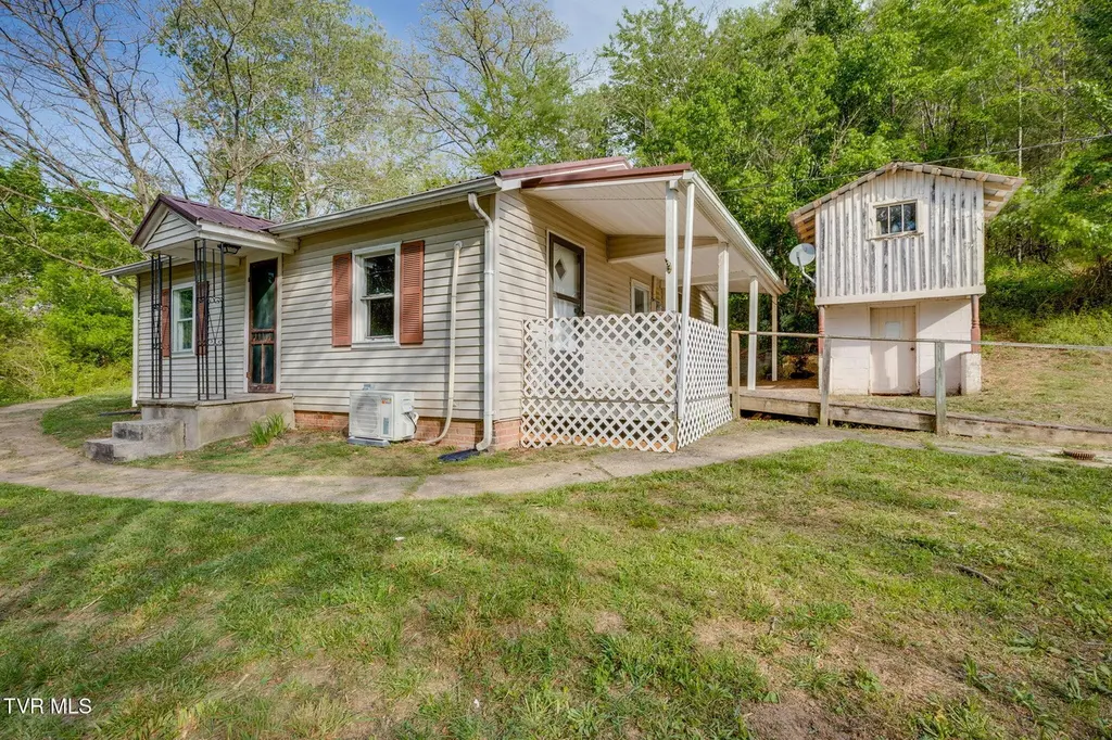 379 A P Carter Hwy