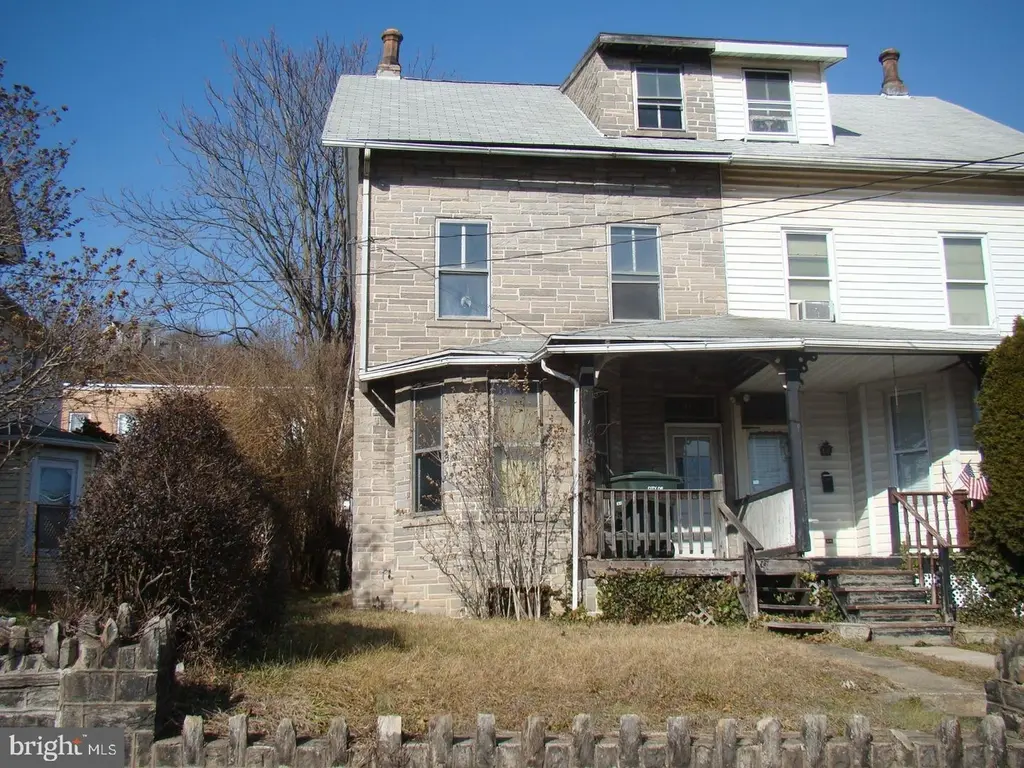 149 W Lincoln Hwy