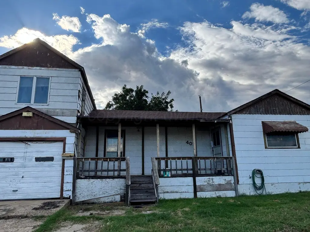 401 Estireno St