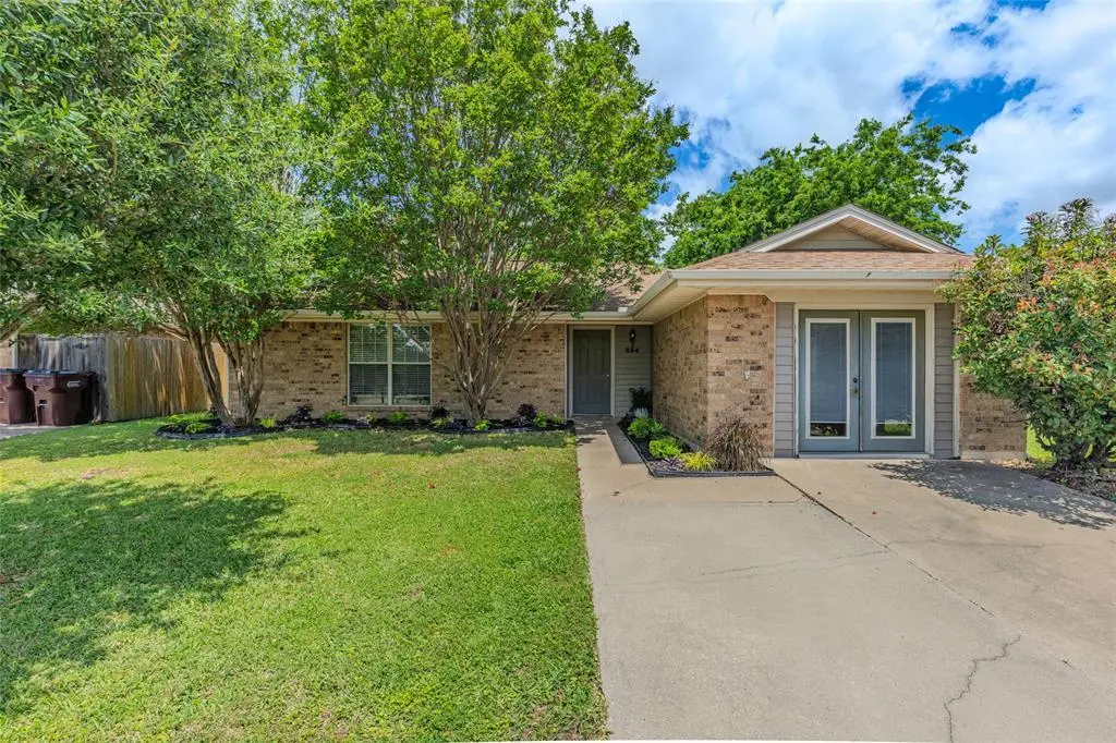 824 Meadowdale Dr