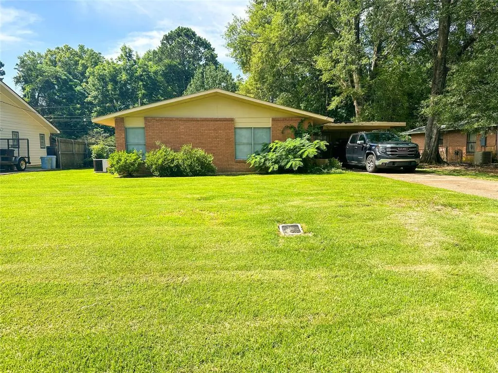 877 Willow Dr