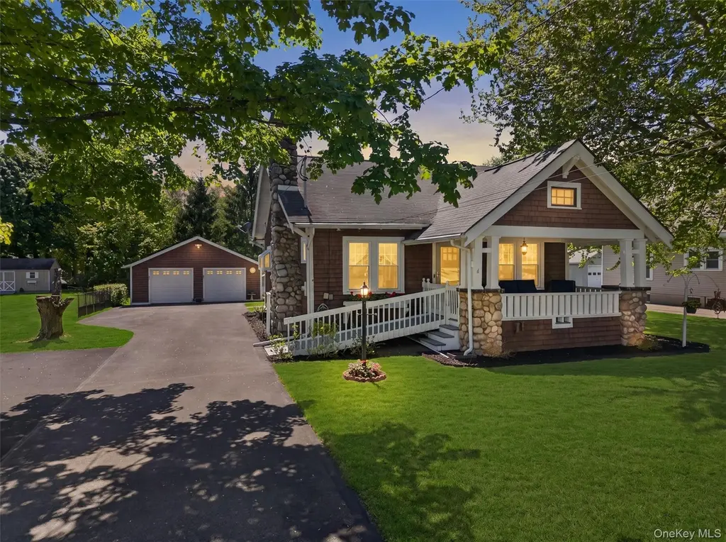 4 Mt Hope Ave
