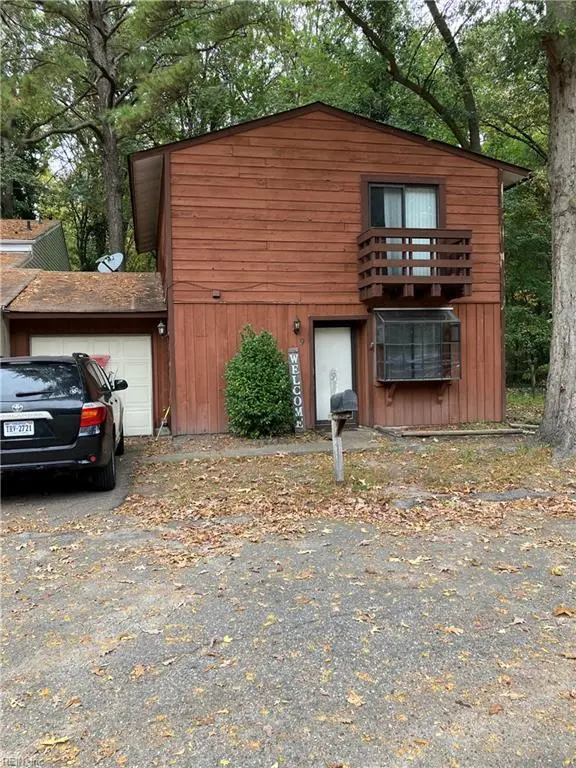 9 Lydney Cir