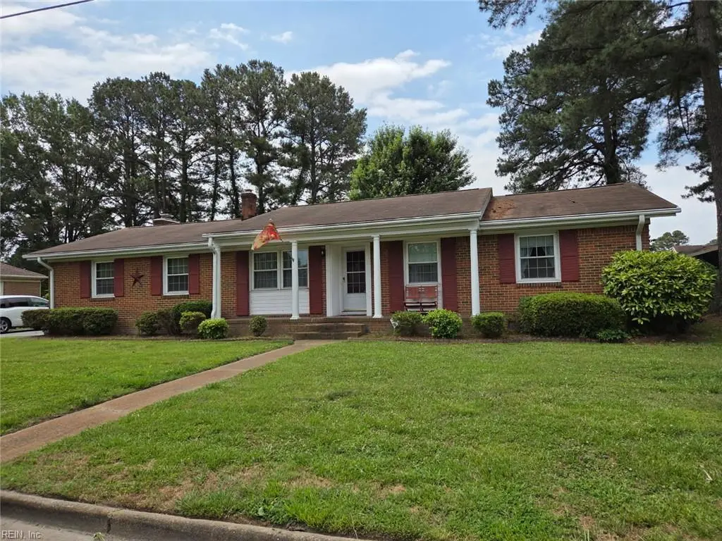 405 Villanova Ave