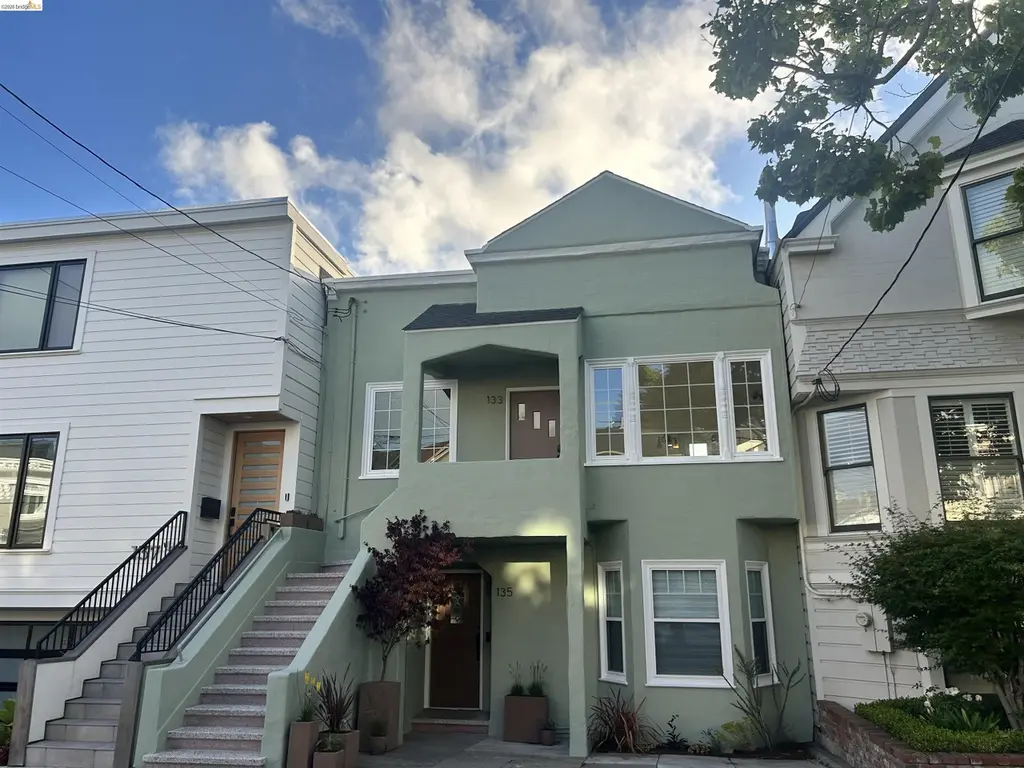 133-135 11th Ave