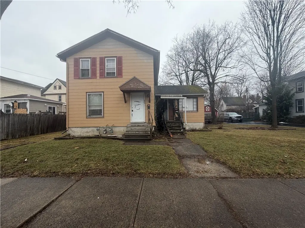603-605 W 1st St