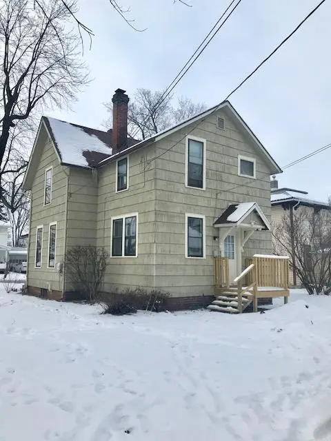 624 &1/2 Prospect St