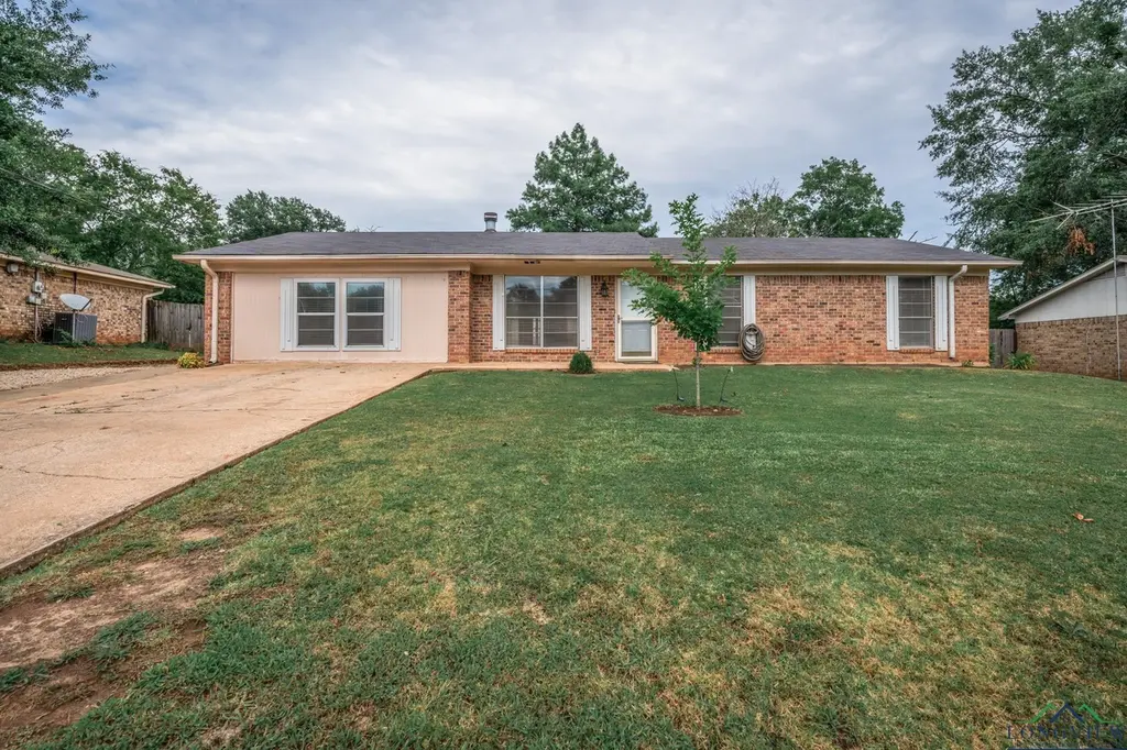 305 Dalee Dr