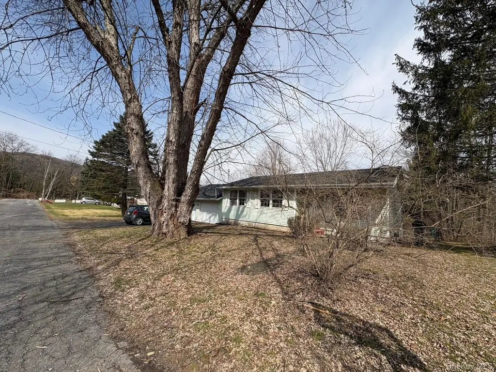 10 Camp Ave