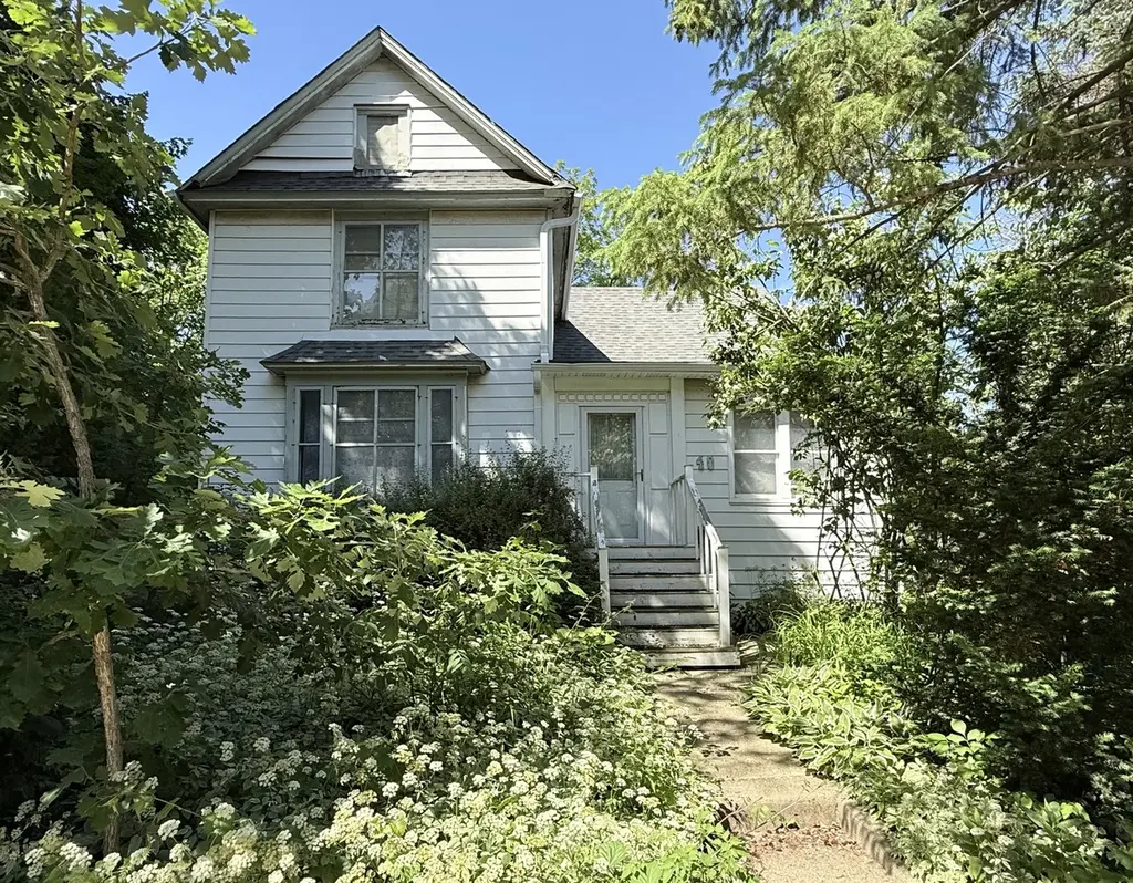 40 E Hattendorf Ave