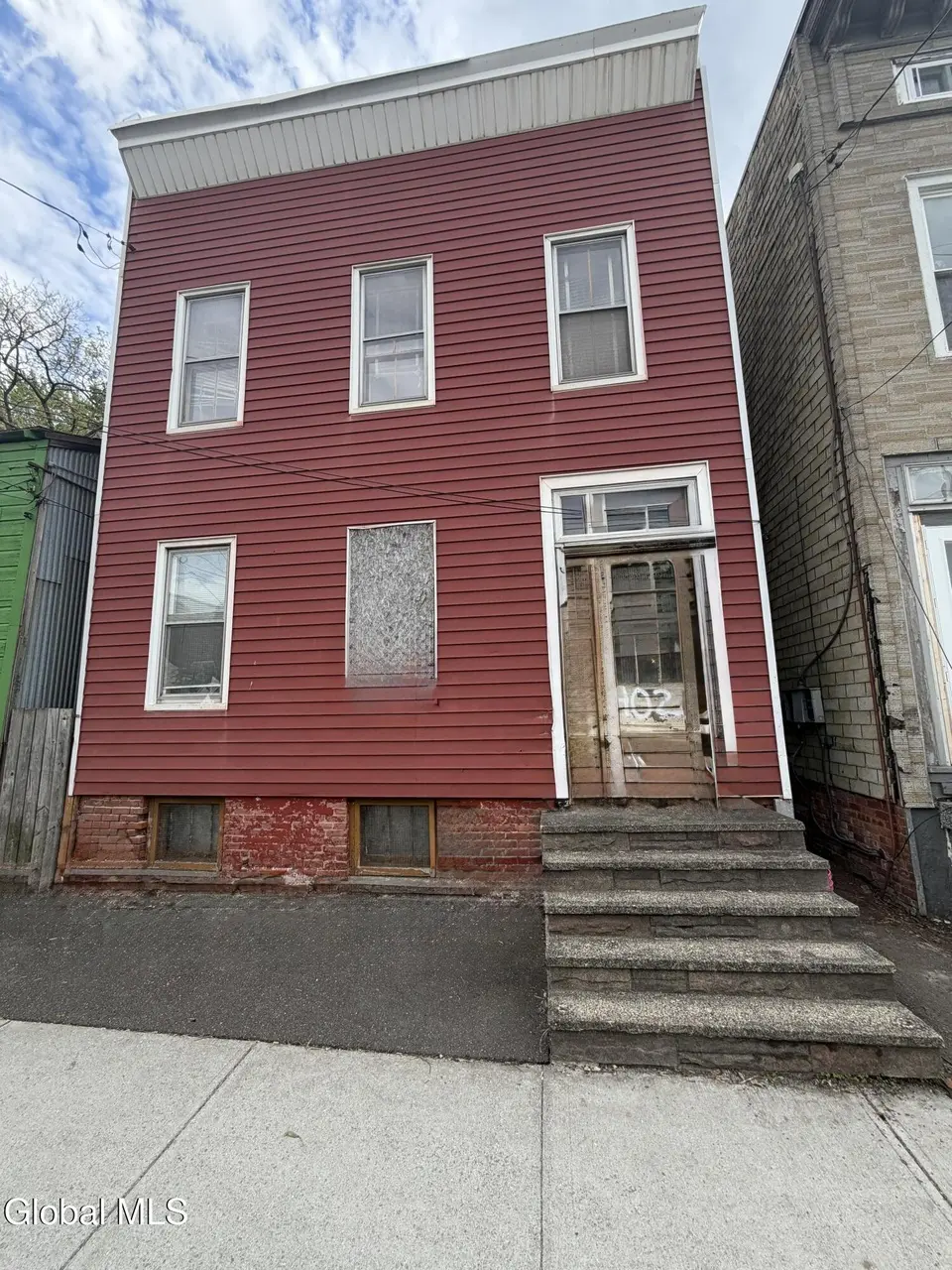 402 2nd St