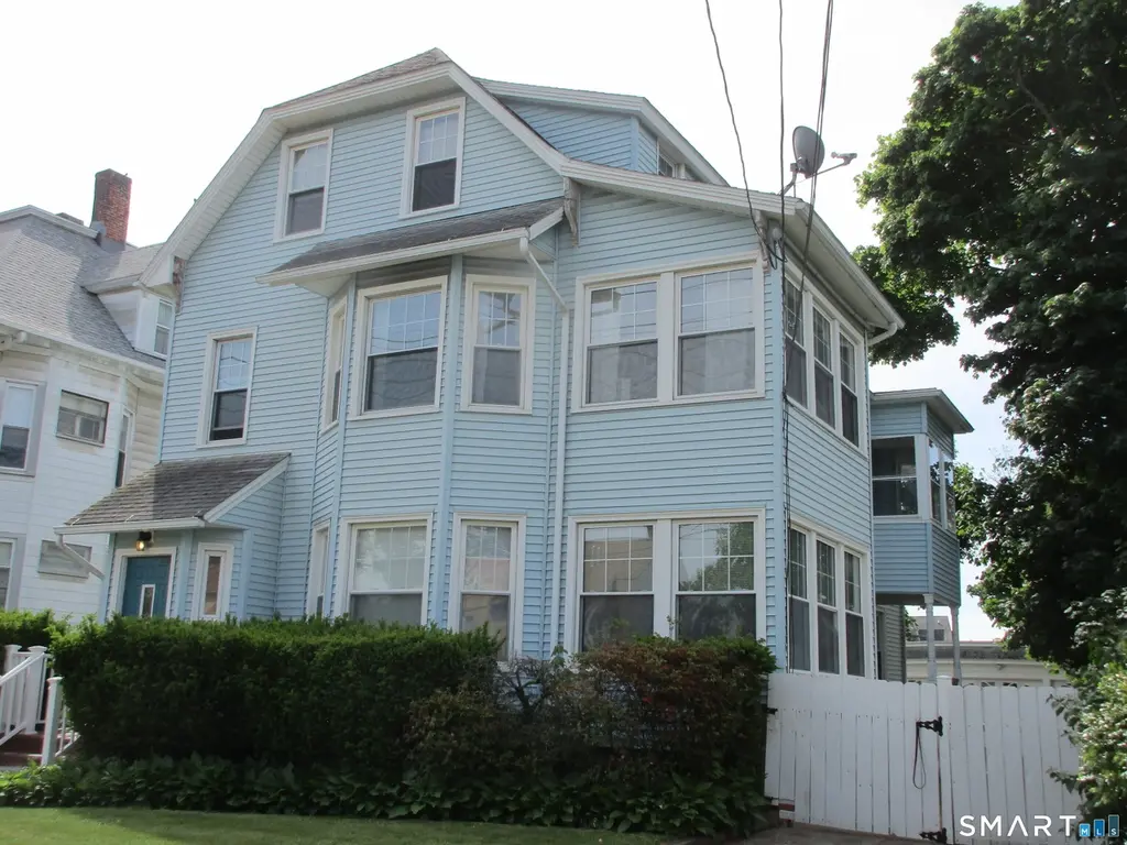 160 Main St