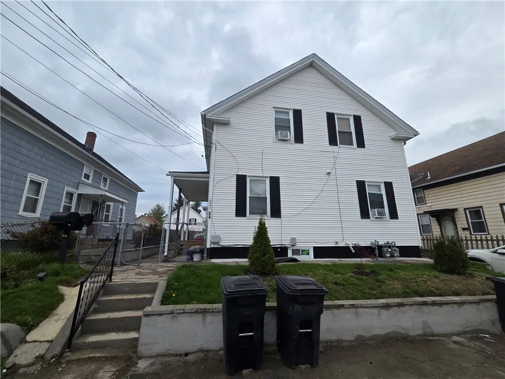 62 Maple Ave