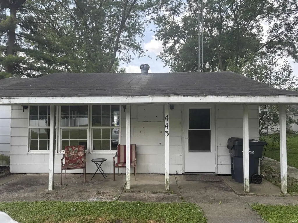 443 W Oil St