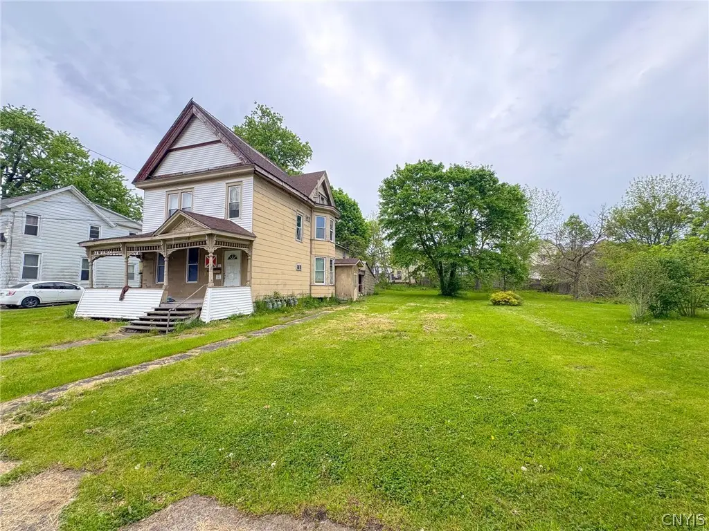 18 Baker Ave