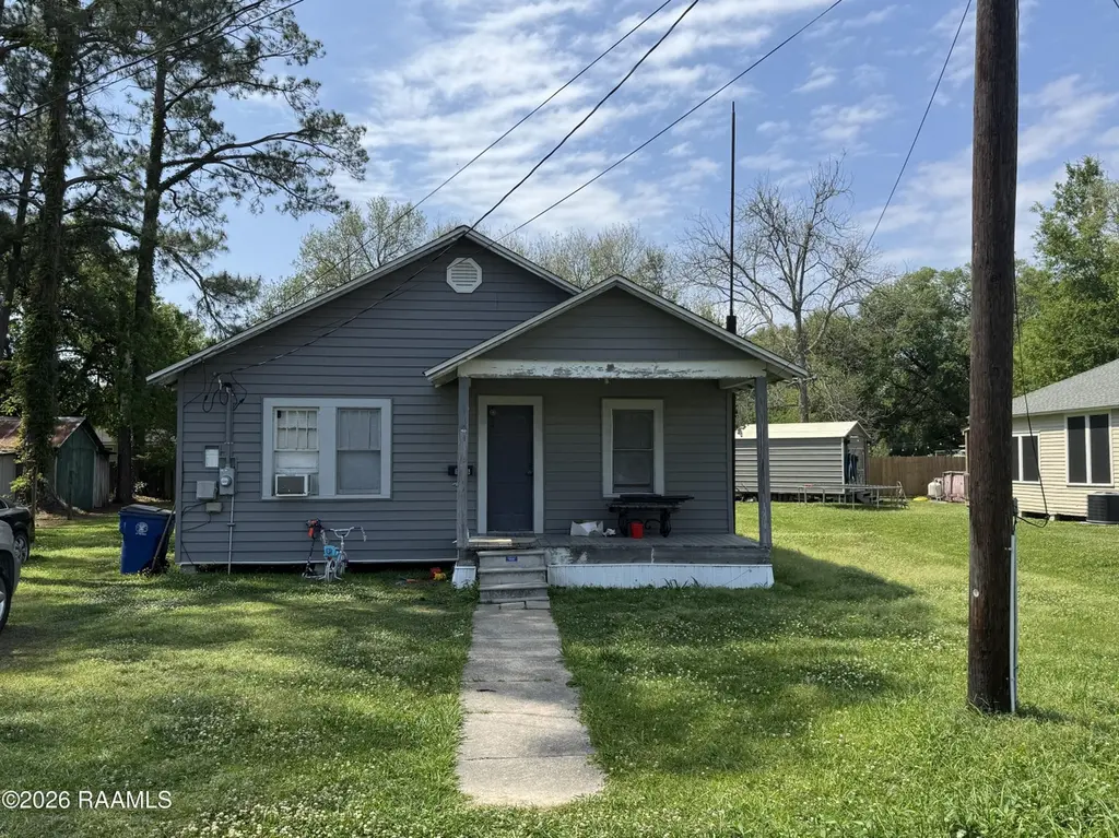 1408 Robert St