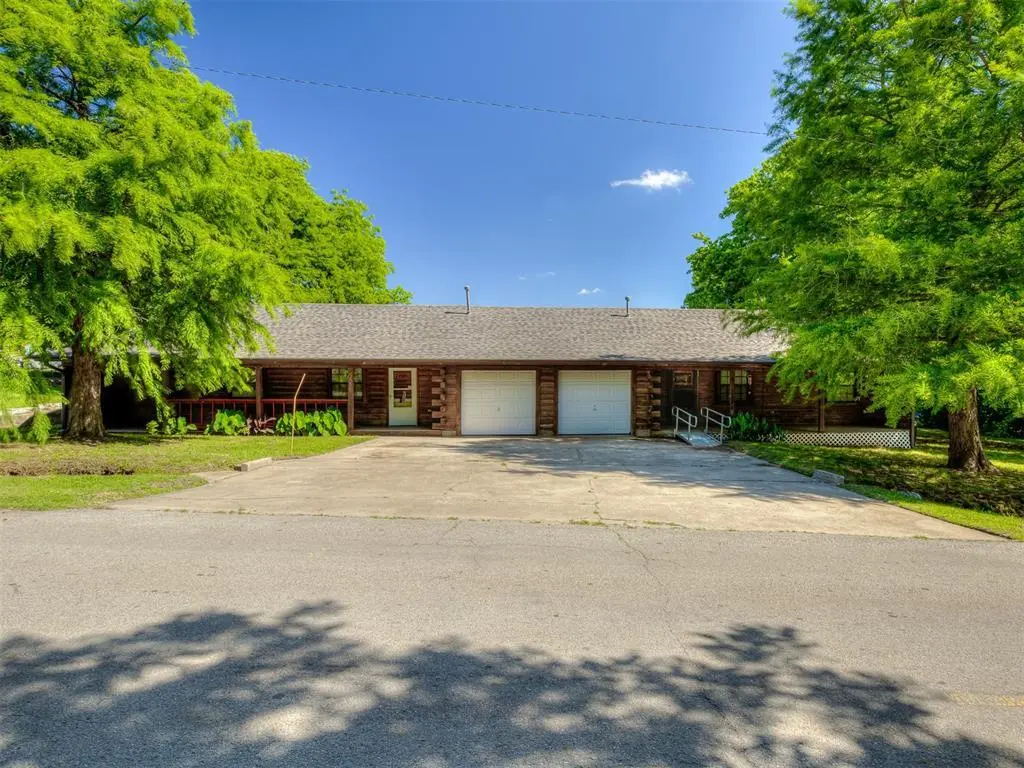 501 E Maple