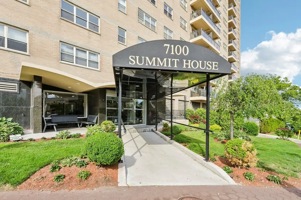 7100 BLVD E Unit 2L