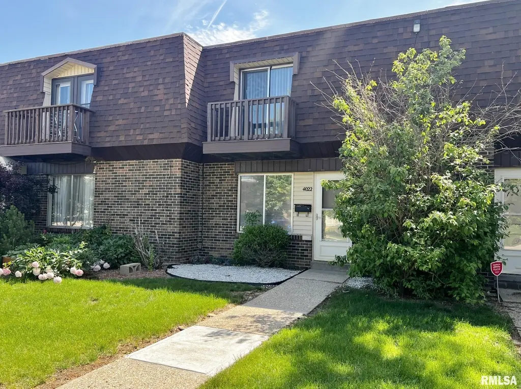 4022 N Westport Ct