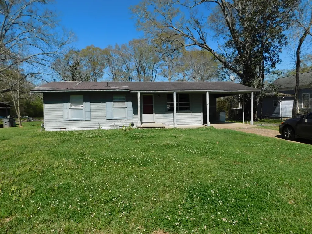 108 Bluff St