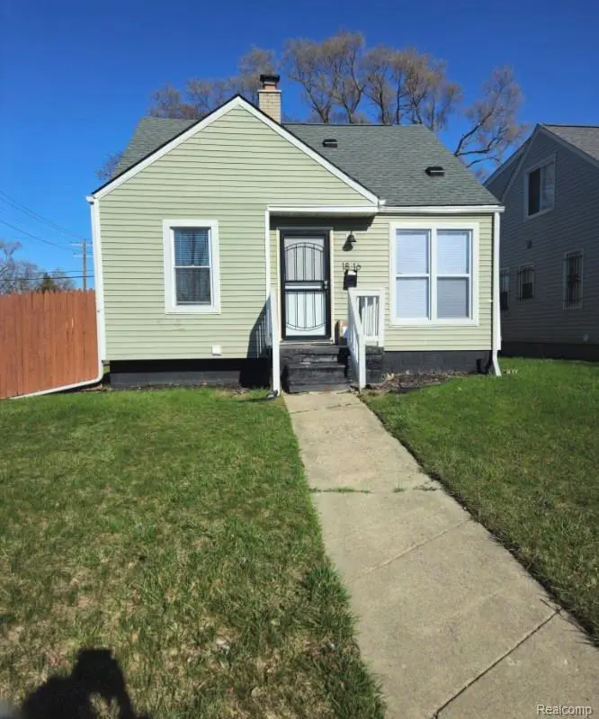18116 Bloom St