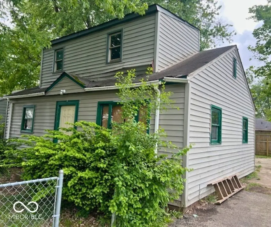 2438 N Goodlet Ave