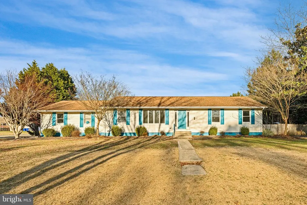 17063 W Holly Dr