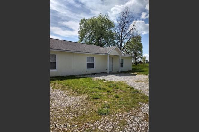 1202 Bowman Loop