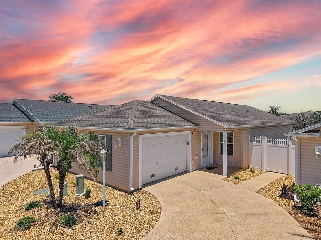 871 Amber Ct