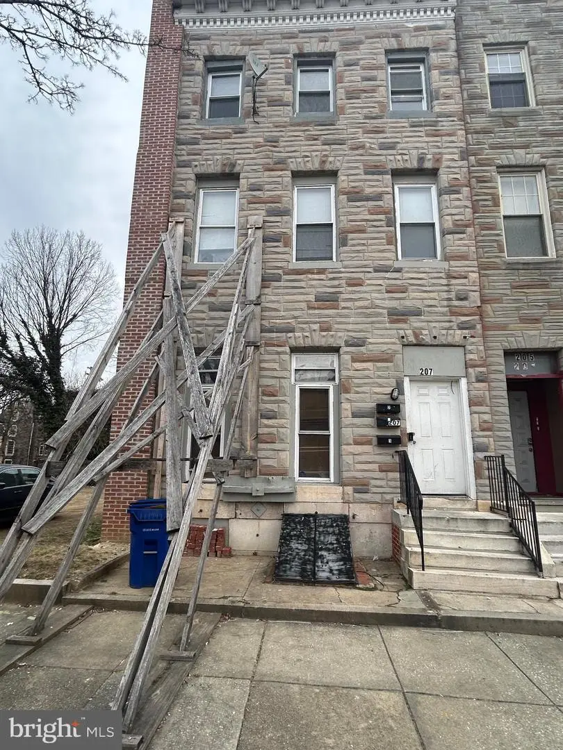 207 N Carey St