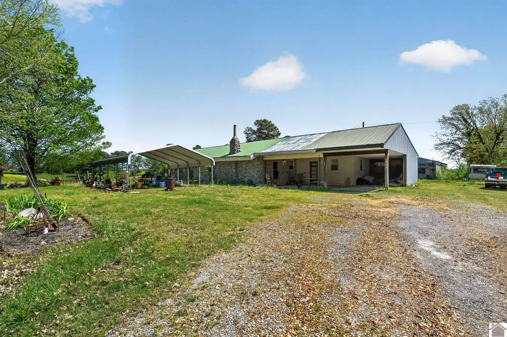 1549 Golo Rd