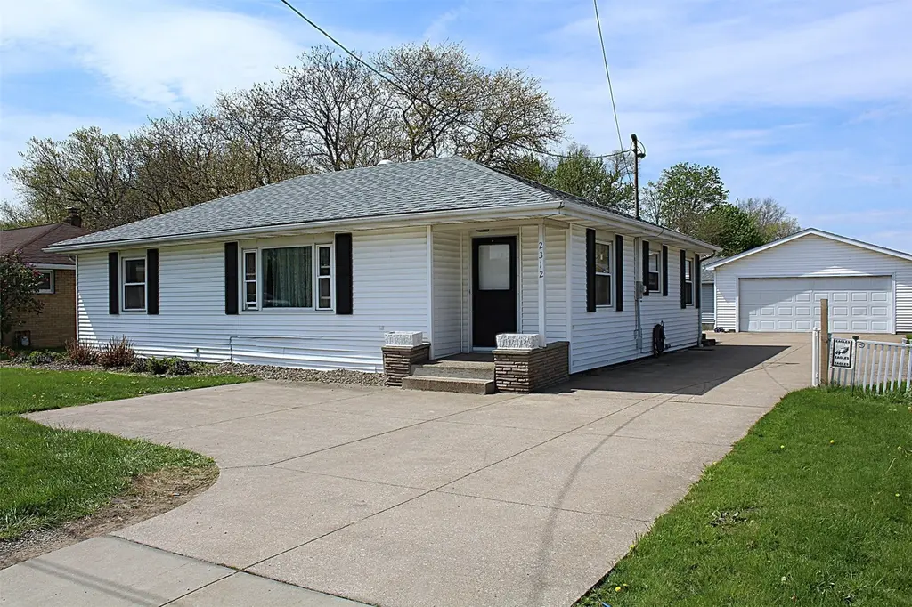 2312 Peninsula Dr