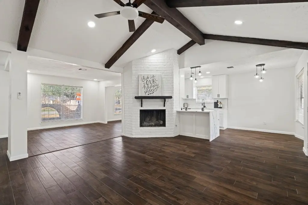 15403 Blueridge Rd