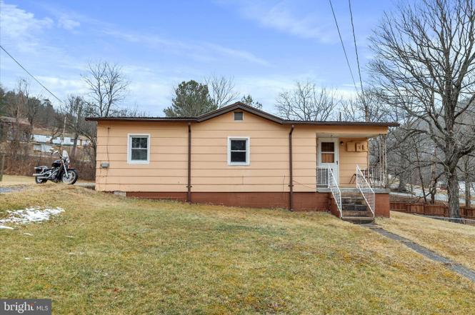 48 Wayland Dr