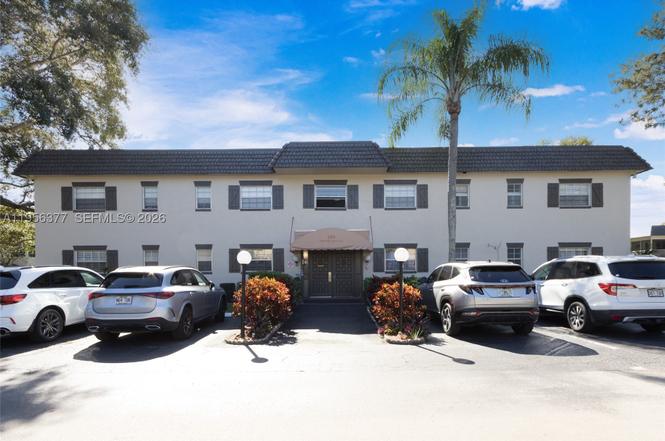 5661 SW 2nd Ct #101